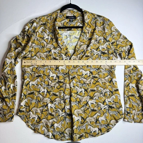 Karen Kane Horse Print Top Sz M Gold‎ V-Neck All Over Graphic Equestrian Western - Picture 7 of 12